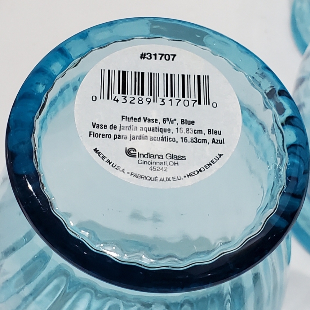 6 5/8" Blue Optic Ribbed Ruffled Rim Glass Vase EUC by Indiana Glass - Picture 3 of 10